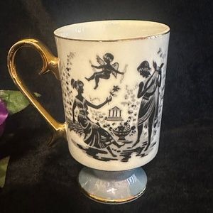 Vintage Royal Crown Arnart Smug Mug Romance and Love Pedestal Mug Cup